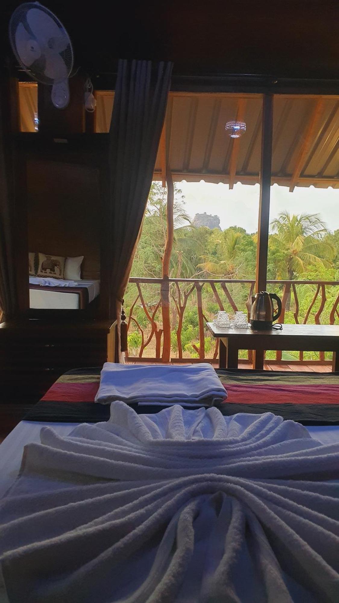 Sigiriya Rock View Tree House Villa Buitenkant foto